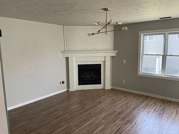 3rd image of 3537 Grainger Pkwy