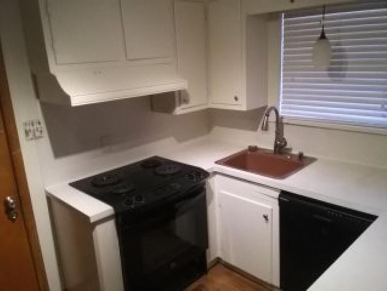 1st image of 12 Cliffwood Cir
