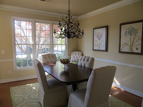Beautiful Dining Room 