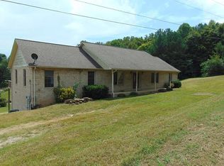 315 Lacy St, Byrdstown, TN 38549
