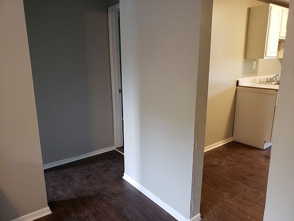 3rd image of 556 N Clay St APT 11