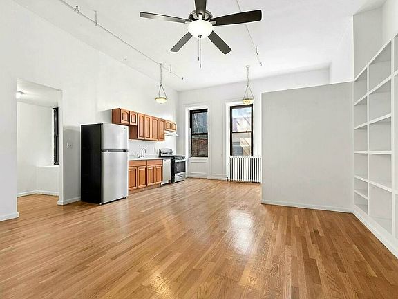 3rd image of 104 W 17th St APT 5S