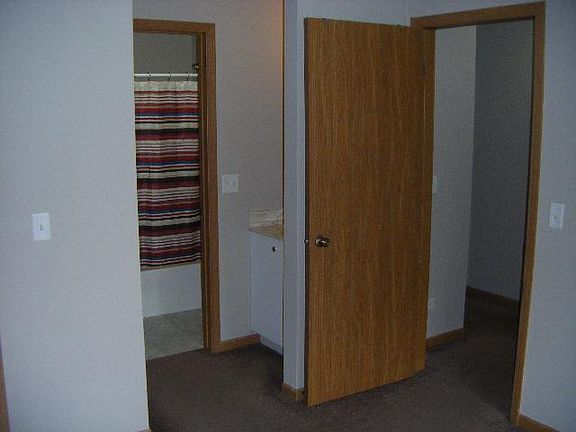 5th image of 727 Elm Ln Unit L-308