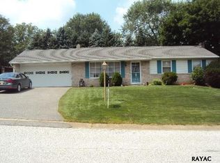 1830 Roxboro Rd, York, PA 17402