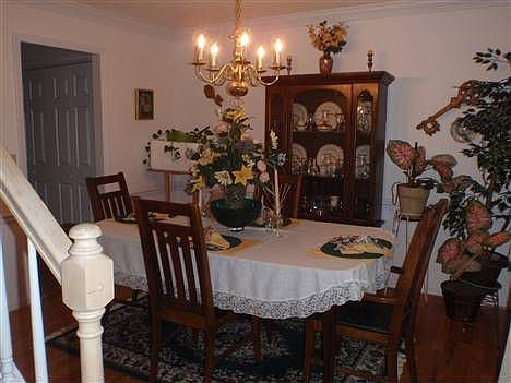 2nd image of 4 Thames Ct