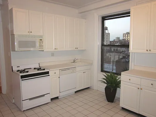 Rented by Metropolitan Equities | media 16