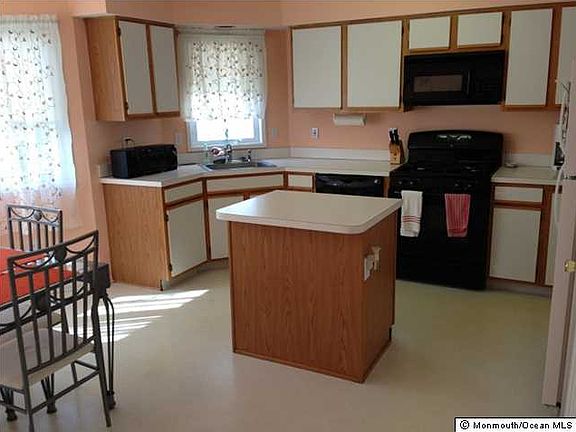 2nd image of 144 Orchid Ct #14G4