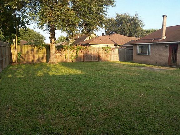 2nd image of 1005 Briarwood Ct