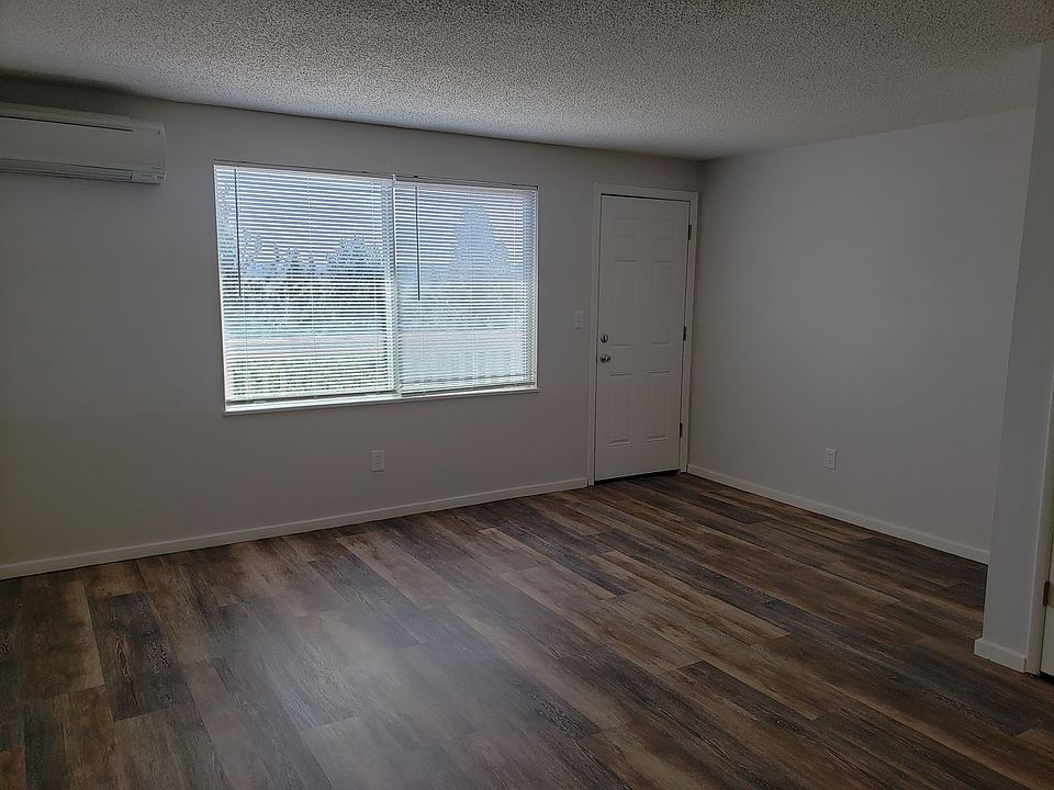 1st image of 1015 NW Roanoke Ave #2