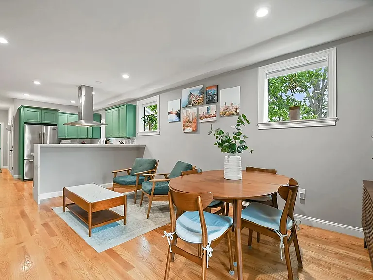 8 Greenleaf Ave — Photo 7