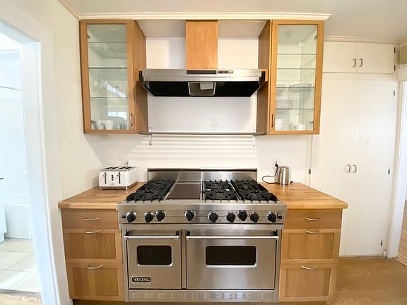 3rd image of 29 26th Ave #1