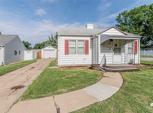 872 S 11th St, Salina, KS 67401