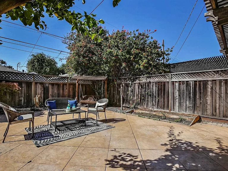 1359 Keoncrest Ave — Photo 17