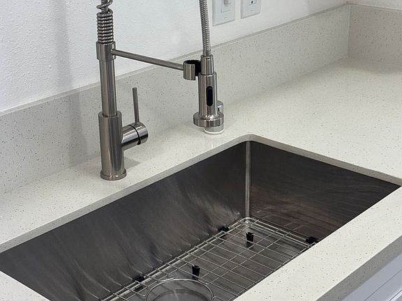 5th image of 16861 Green Ln APT 2