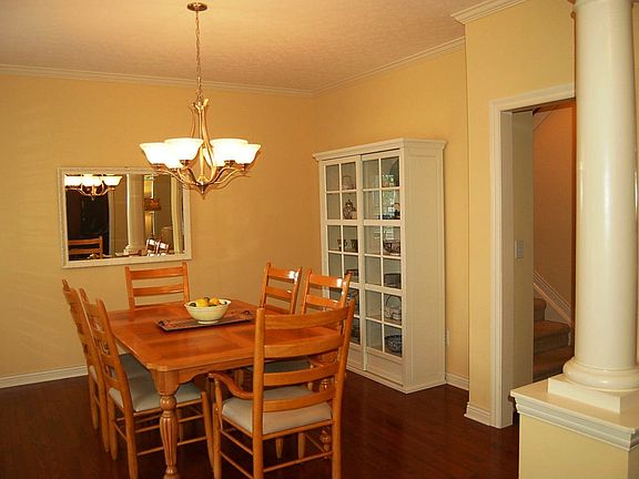 3rd image of 8075 Chatham Green Dr