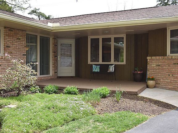 2nd image of 2113 Silverthorn Dr