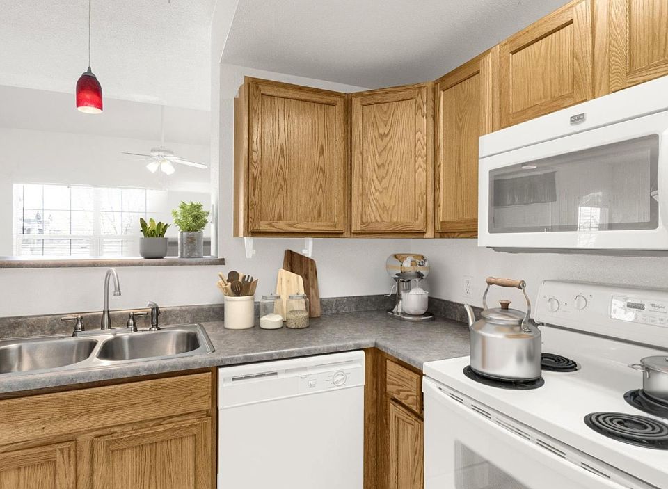 Spacious Kitchen with Pantry & New Dishwasher