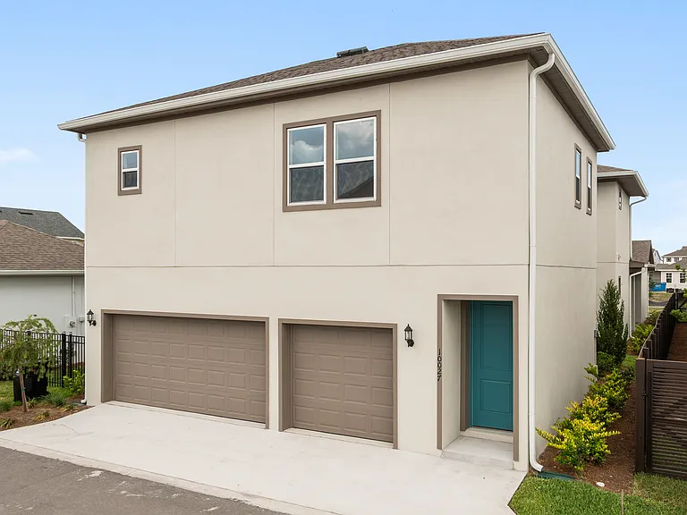 10027 Gobat Aly — Photo 1
