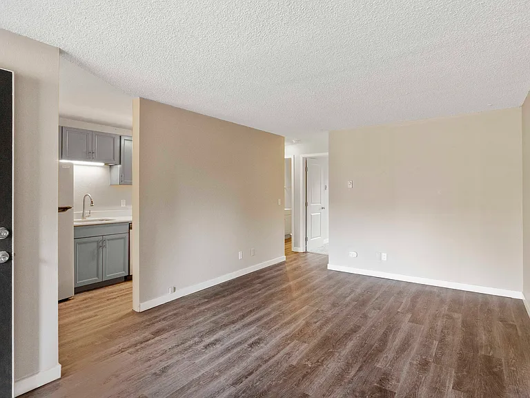Canyon Ridge Apartments — Photo 12