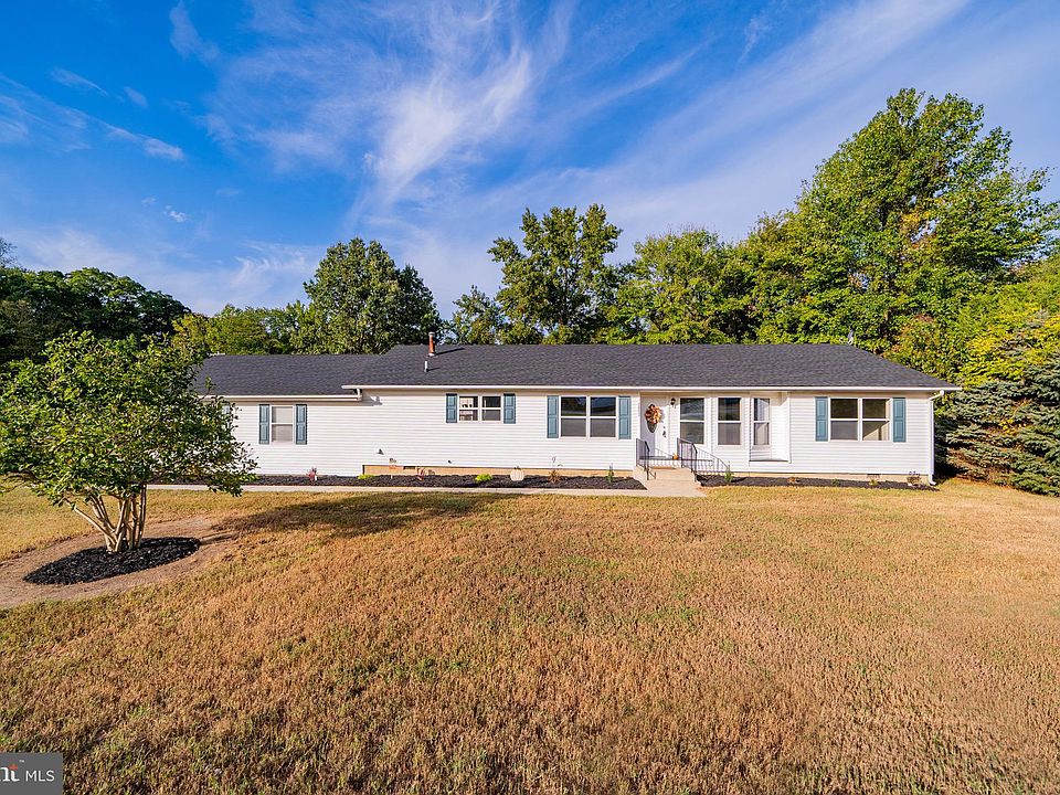 1st image of 35780 Army Navy Dr