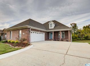 555 Summit Lakes Dr, Athens, AL 35613