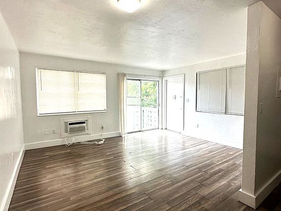 4th image of 16890 NE 21st Ave APT 8