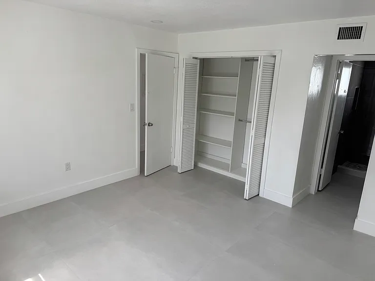 3190 NW 21st Ave #5 — Photo 4