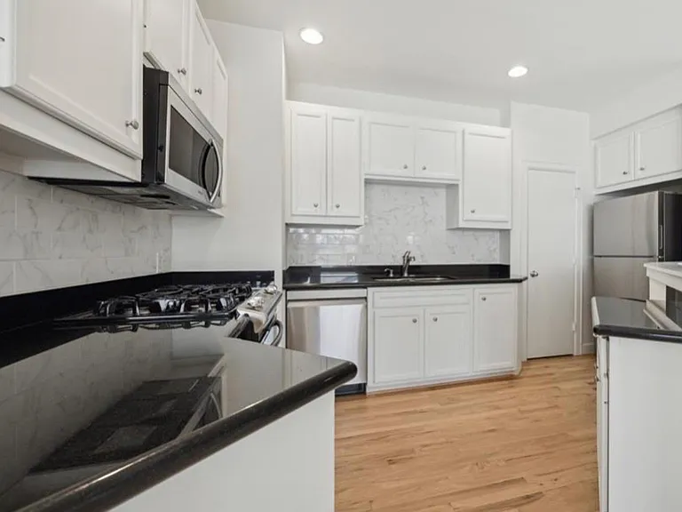 650 Westcross St #3 — Photo 11