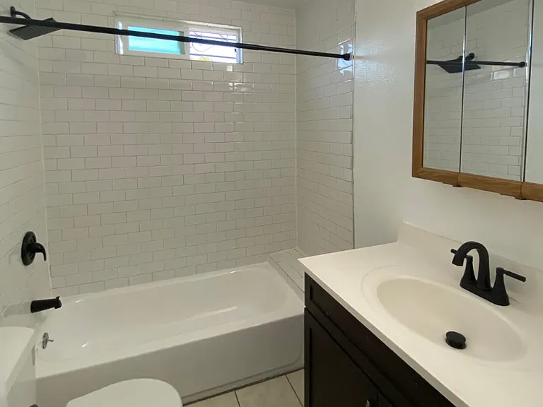 2525 Filbert St — Photo 11