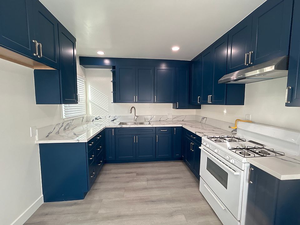 1st image of 309 Calle Miramar APT E