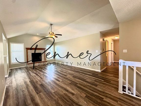 2nd image of 600 SE Shiloh Dr