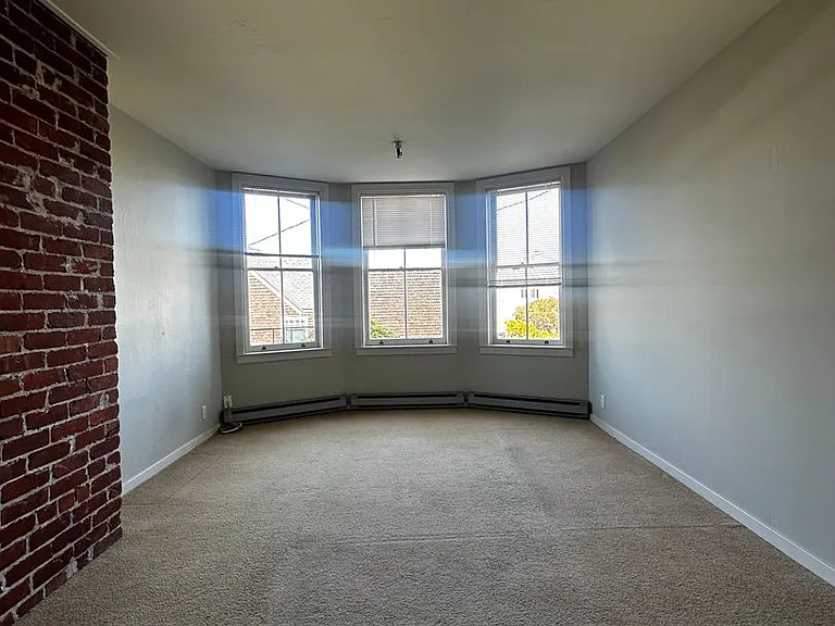 2688-2690 Filbert St #847R — Photo 3