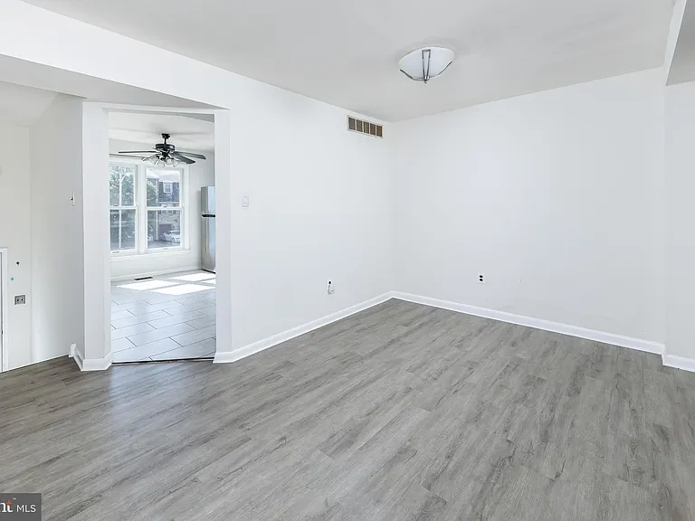 1445 Boxwood Dr — Photo 7