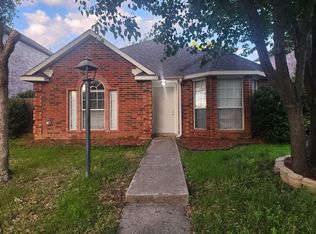 1717 Creekbend Dr, Lewisville, TX 75067