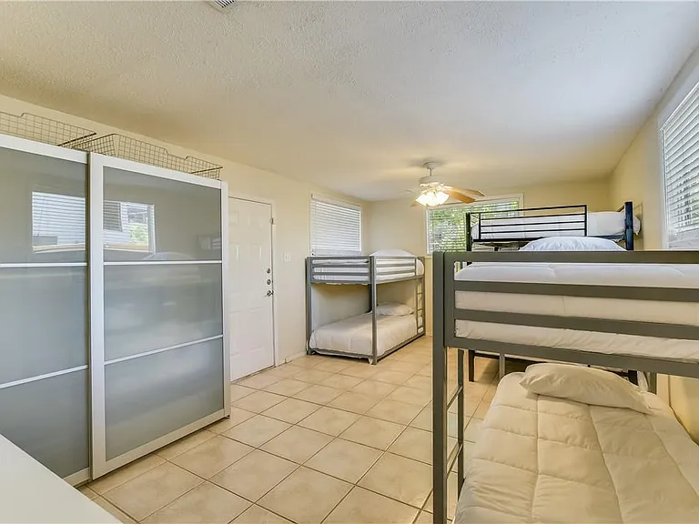 208 Braeswood Rd — Photo 15