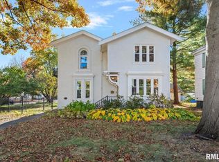 839 Grove St, Jacksonville, IL 62650