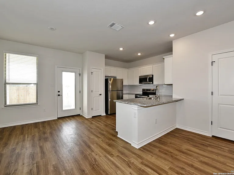 2310 Tulipwood Cv #101 — Photo 3
