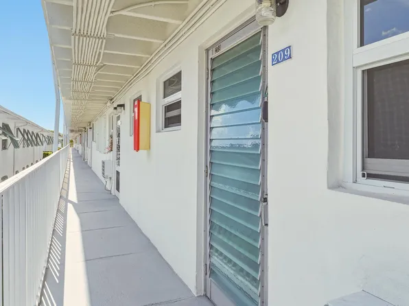 4001 S Ocean Boulevard #209, South Palm Beach, FL 33480