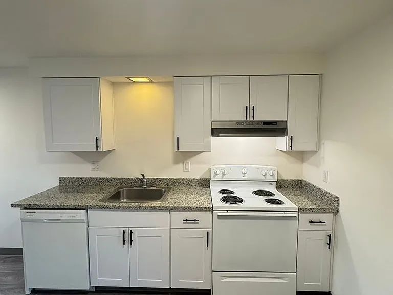 523-01 Benton Village — Photo 13