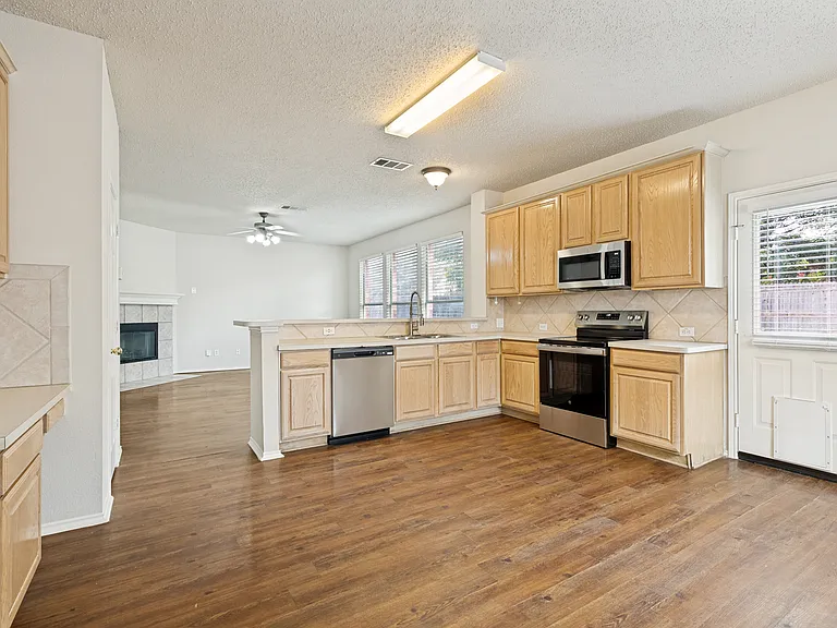 732 Fox Run Trl — Photo 4