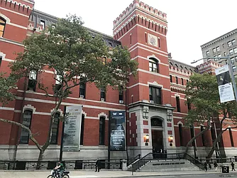 Rented by R New York