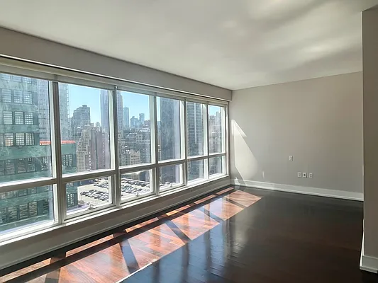 Rented by RELO REDAC INC. | media 1