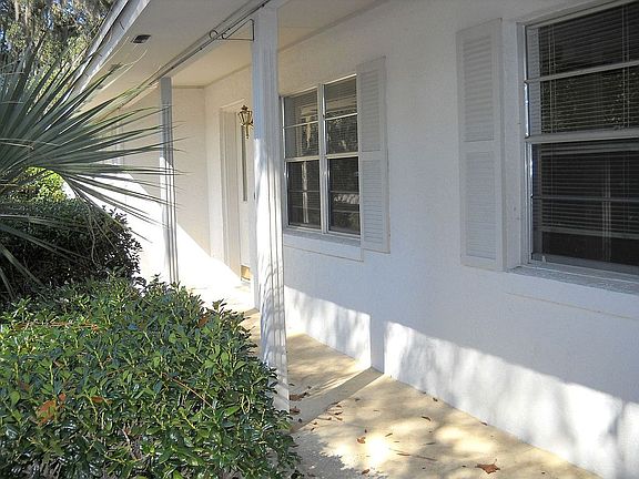 3rd image of 100 Nob Hill Cir