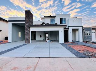 2872 Woodrow Ln, Washington, UT 84780