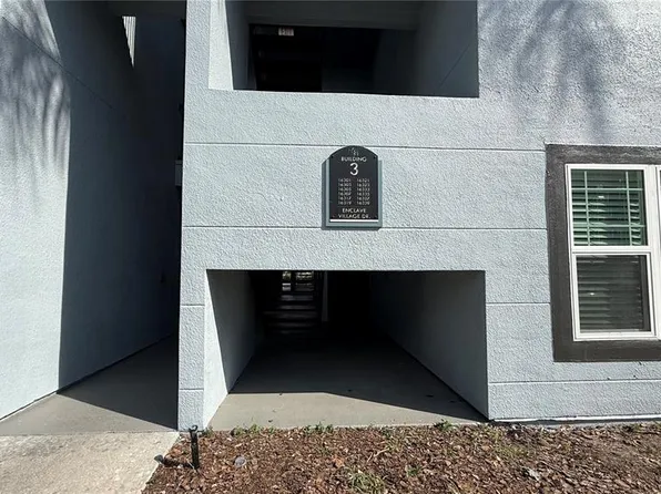 16303 Enclave Village Dr #103, Tampa, FL 33647