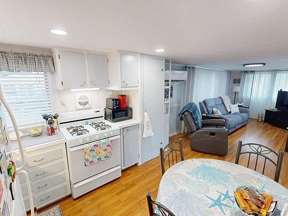 2nd image of 4918 14th St W Lot G-1