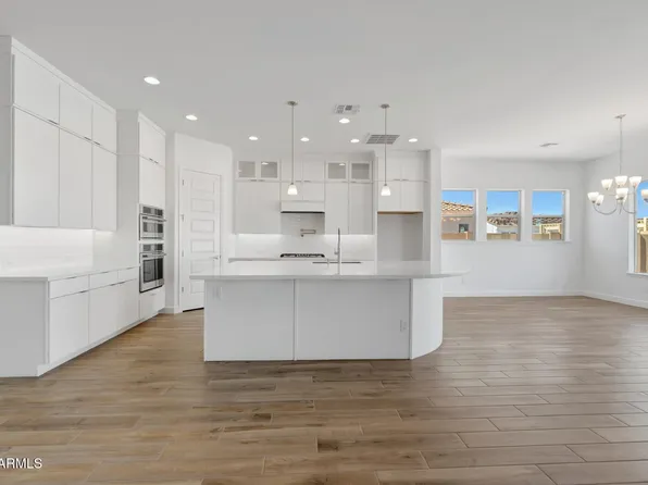 1032 W J WALTZ Way, Apache Junction, AZ 85120