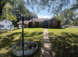1 Woodside Dr, Belleville, IL 62223