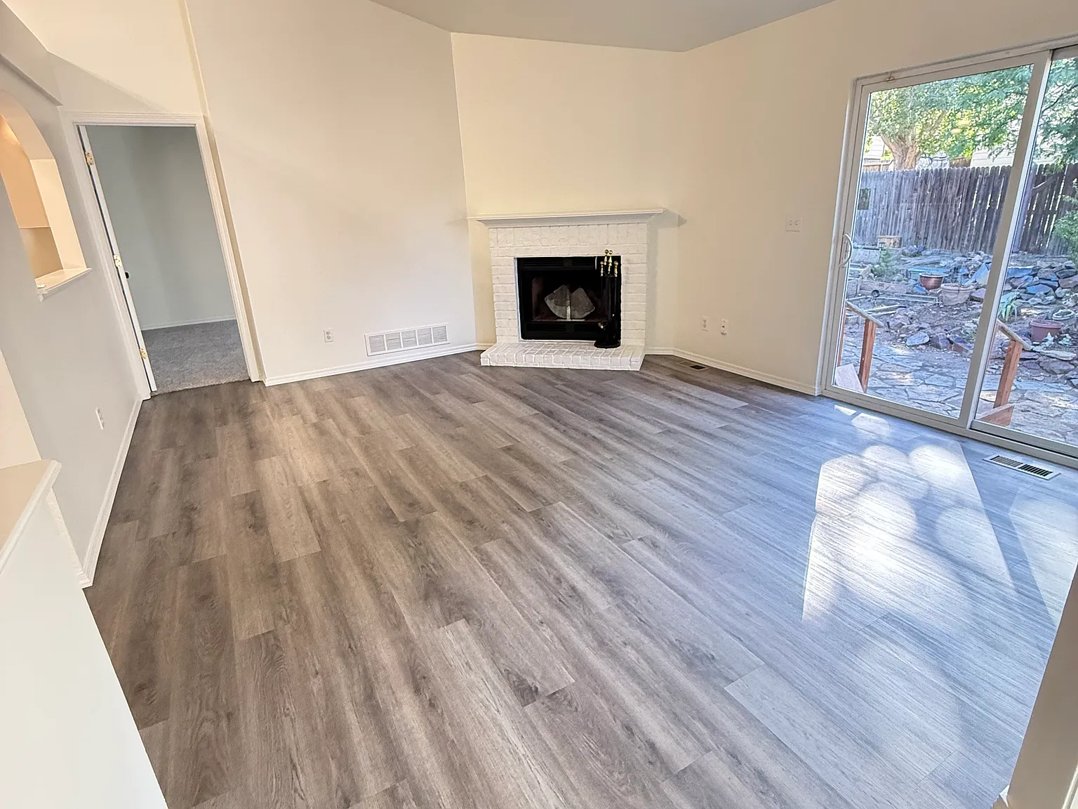 5 bed, 2468 sqft, $2,800 — Photo 4