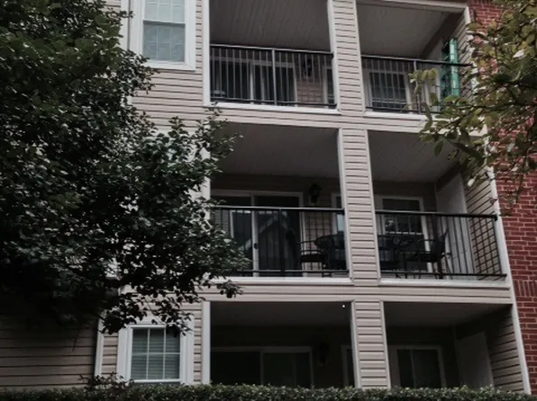 3308 Wyndham Cres #323, Alexandria, VA 22302